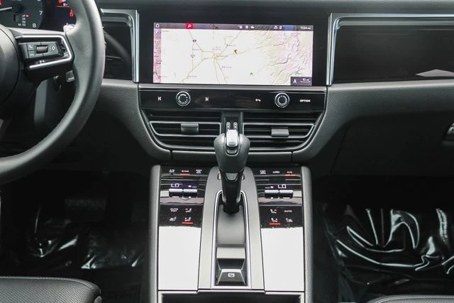 2022 Porsche Macan - Image 12 of 12