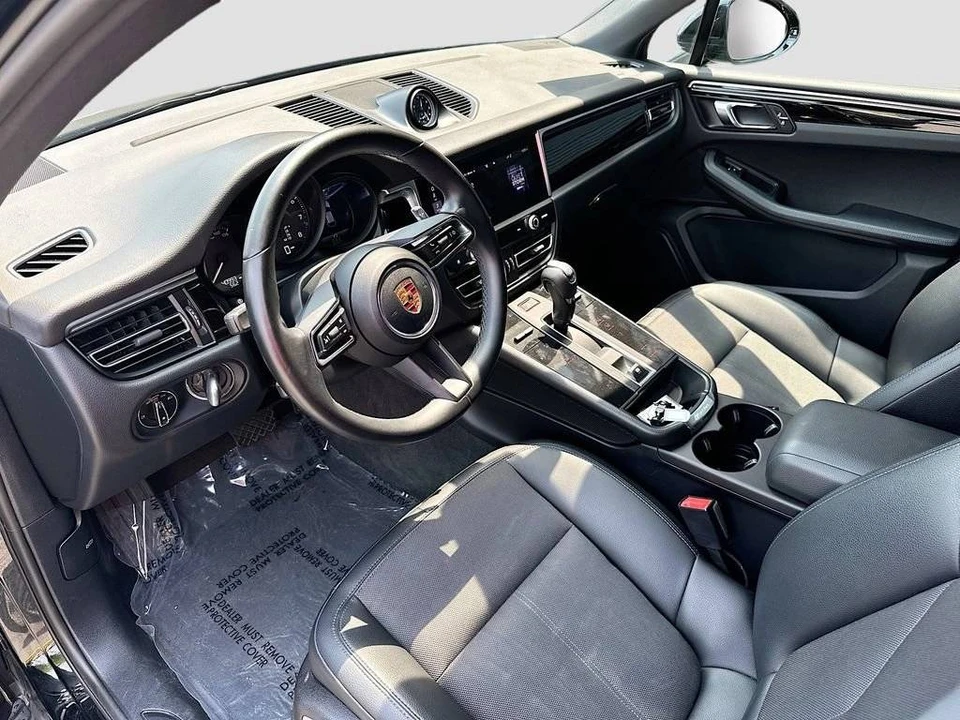 2022 Porsche Macan - Image 4 of 5