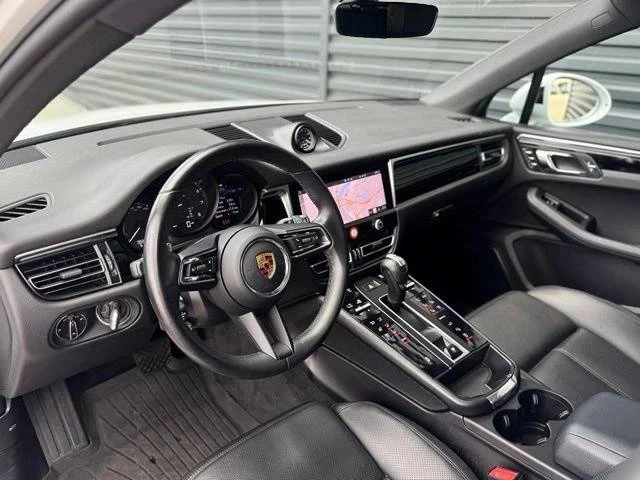 2022 Porsche Macan - Image 4 of 5