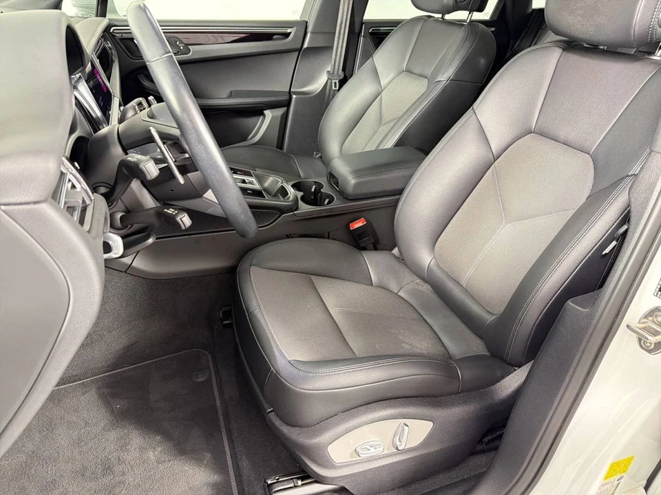 2022 Porsche Macan - Image 5 of 5