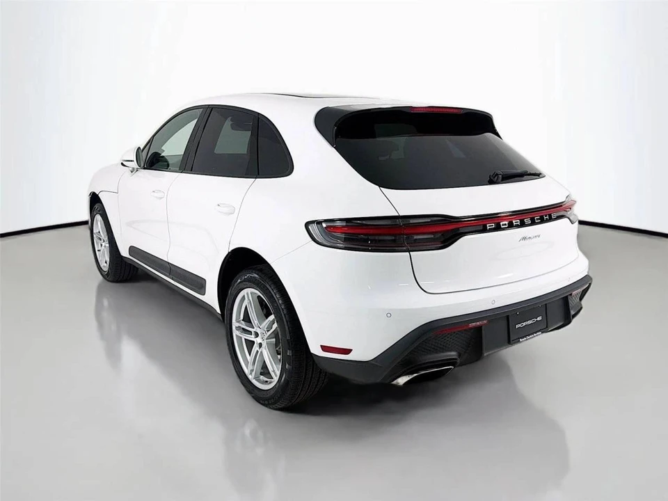 2022 Porsche Macan - Image 3 of 5