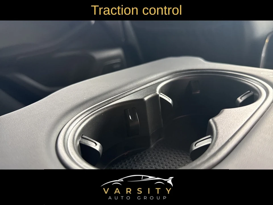 2022 Porsche Macan - Image 17 of 21