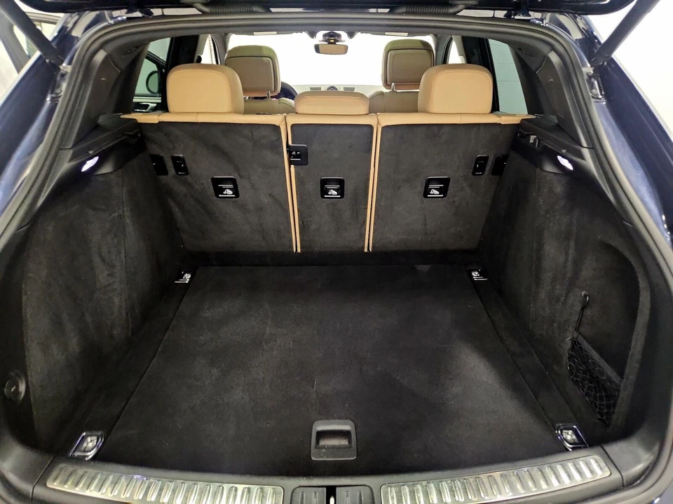 2022 Porsche Macan - Image 23 of 28