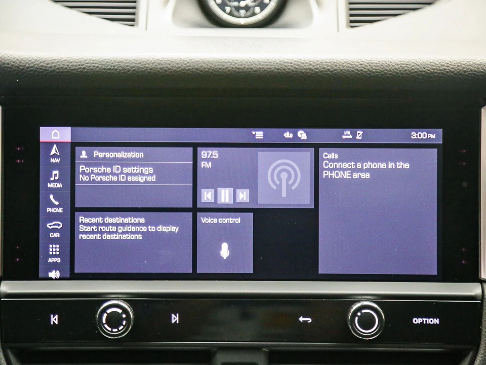 2022 Porsche Macan - Image 18 of 31