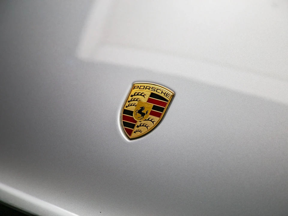 2022 Porsche Macan - Image 12 of 31