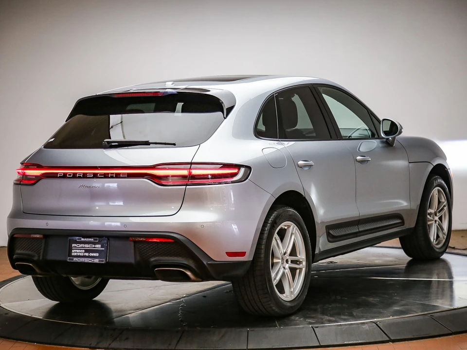 2022 Porsche Macan - Image 7 of 31