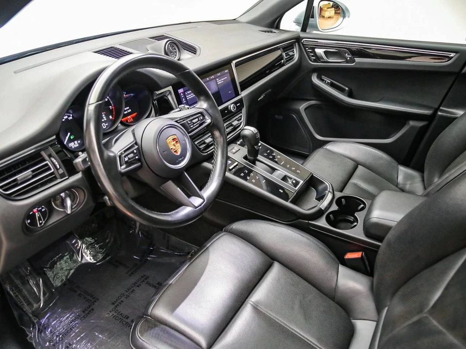 2022 Porsche Macan - Image 4 of 5