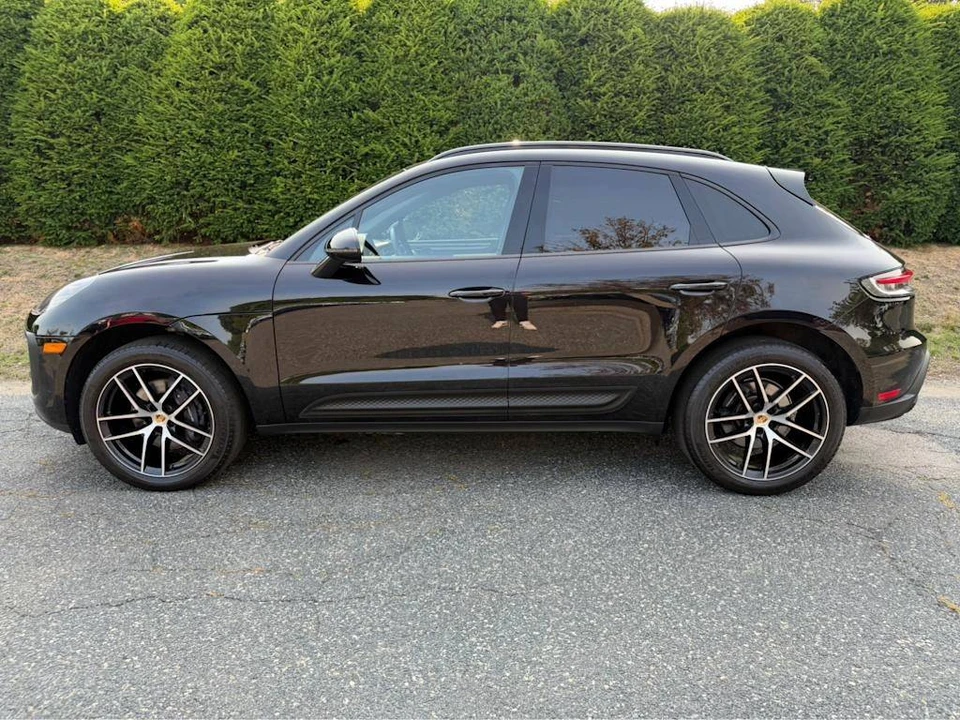 2022 Porsche Macan - Image 2 of 5