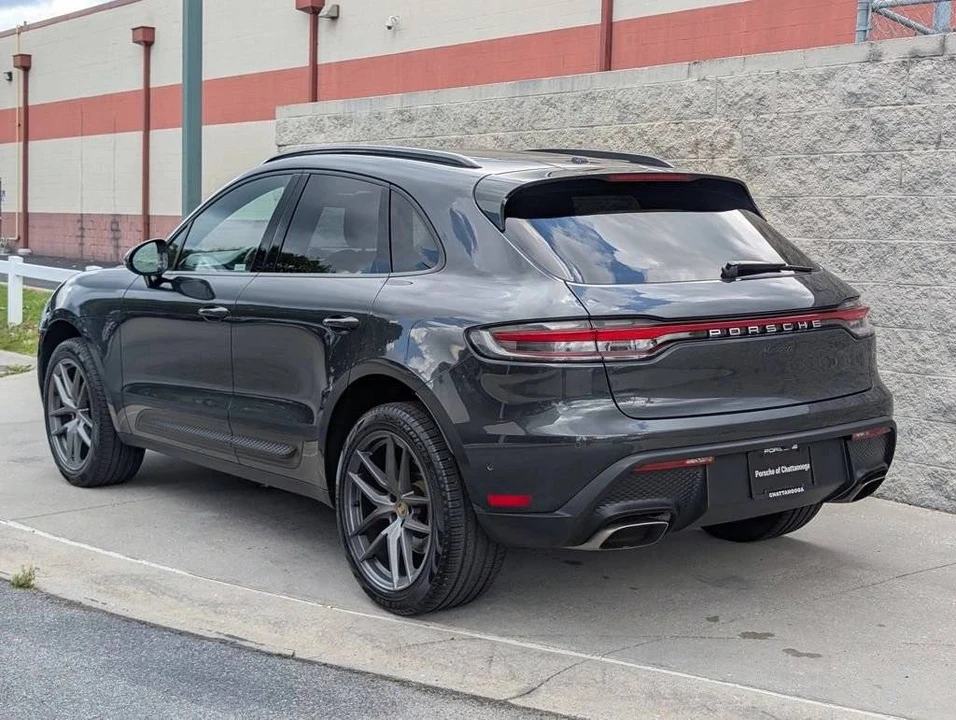 2022 Porsche Macan - Image 3 of 5