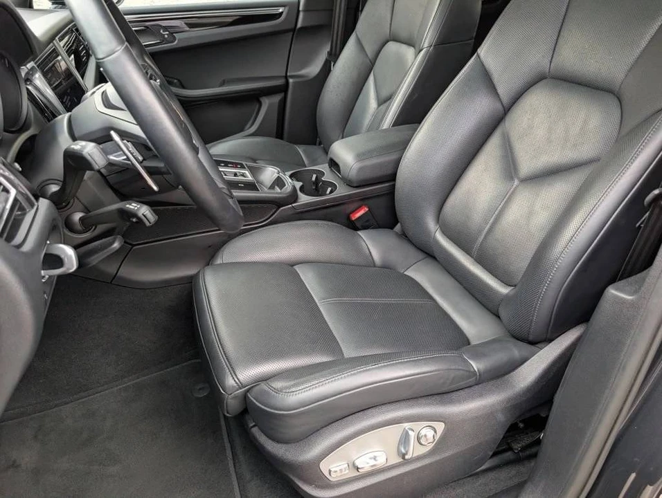2022 Porsche Macan - Image 5 of 5