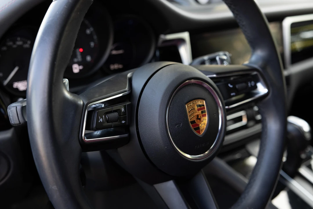 2022 Porsche Macan - Image 31 of 31
