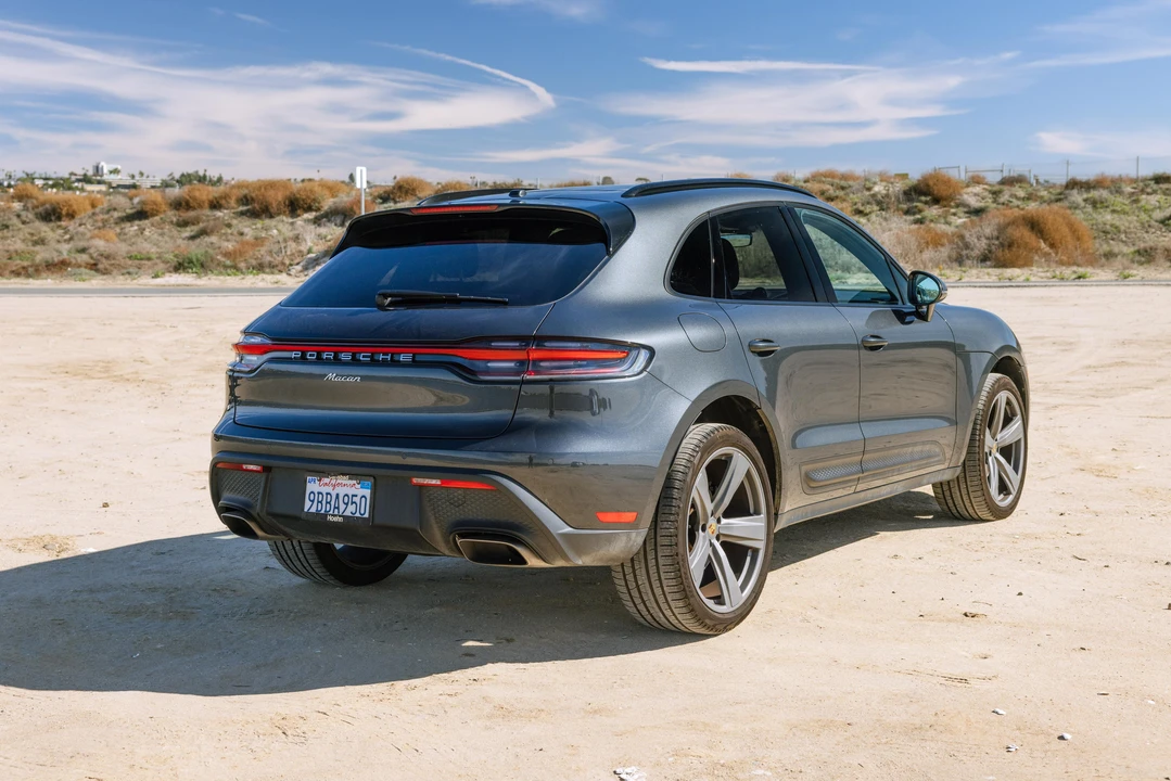 2022 Porsche Macan - Image 8 of 31