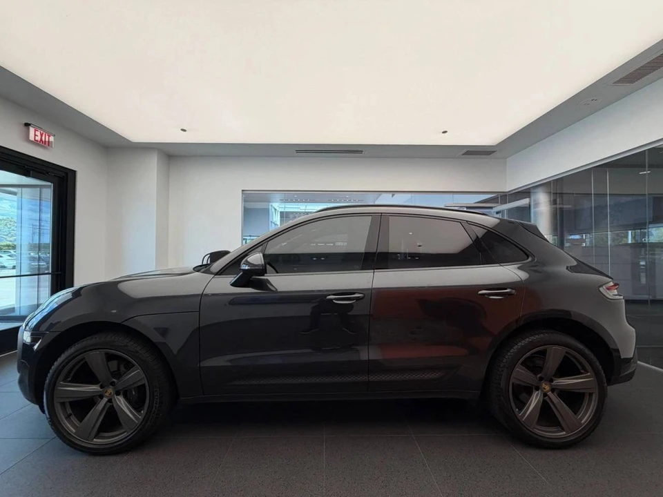 2022 Porsche Macan - Image 2 of 5