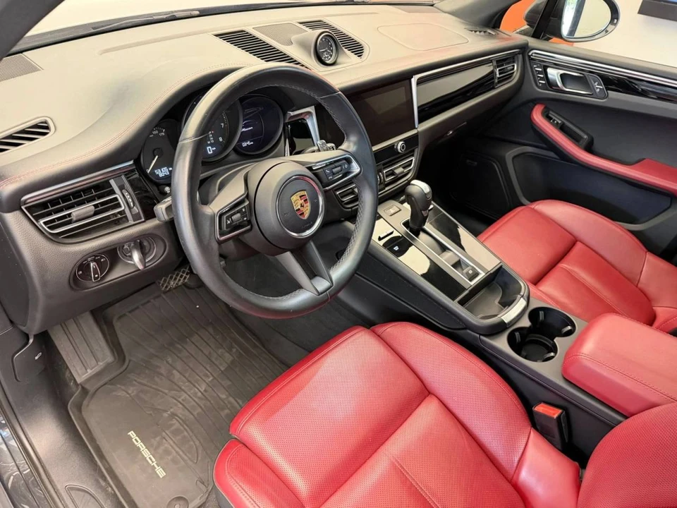 2022 Porsche Macan - Image 4 of 5