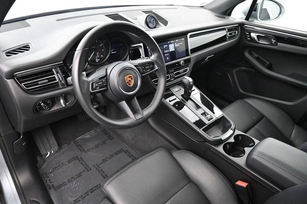 2022 Porsche Macan - Image 4 of 5