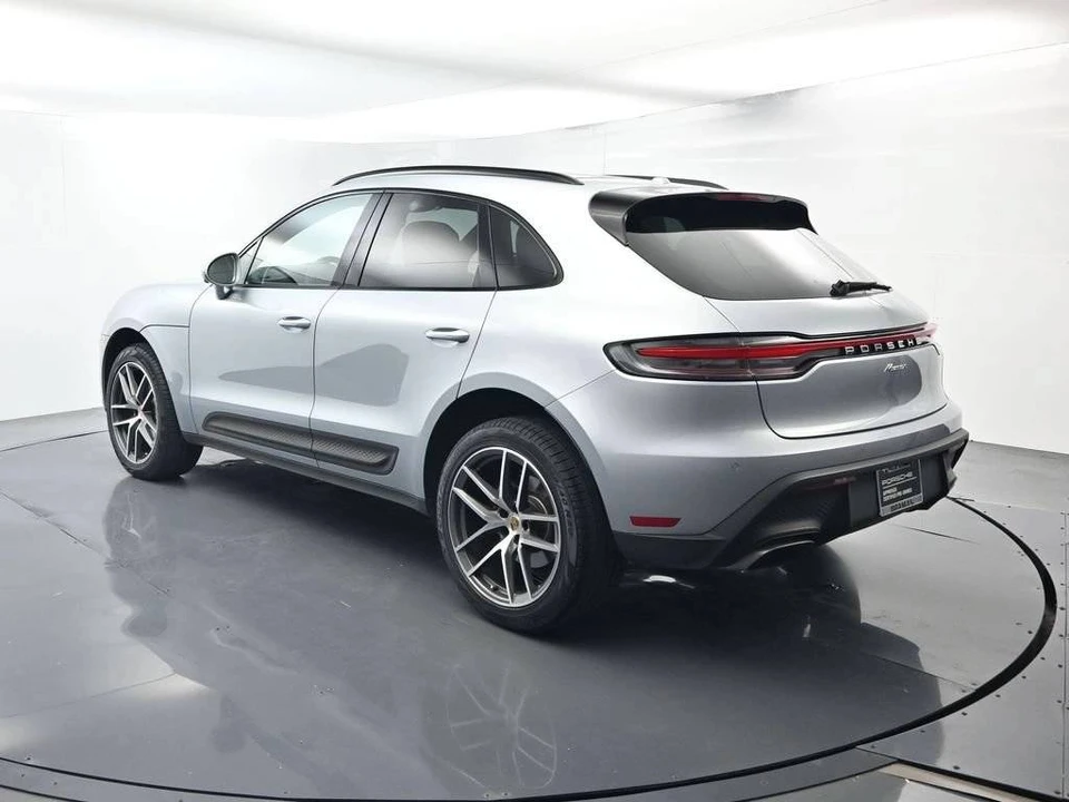2022 Porsche Macan - Image 3 of 5