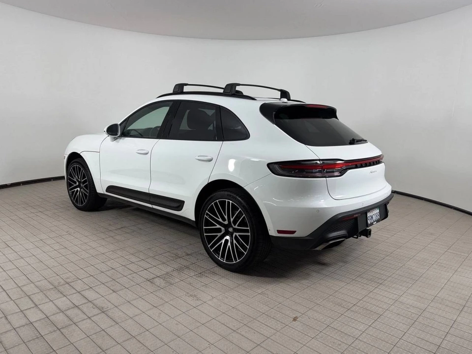 2022 Porsche Macan - Image 3 of 5