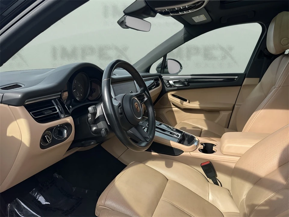 2022 Porsche Macan - Image 9 of 12