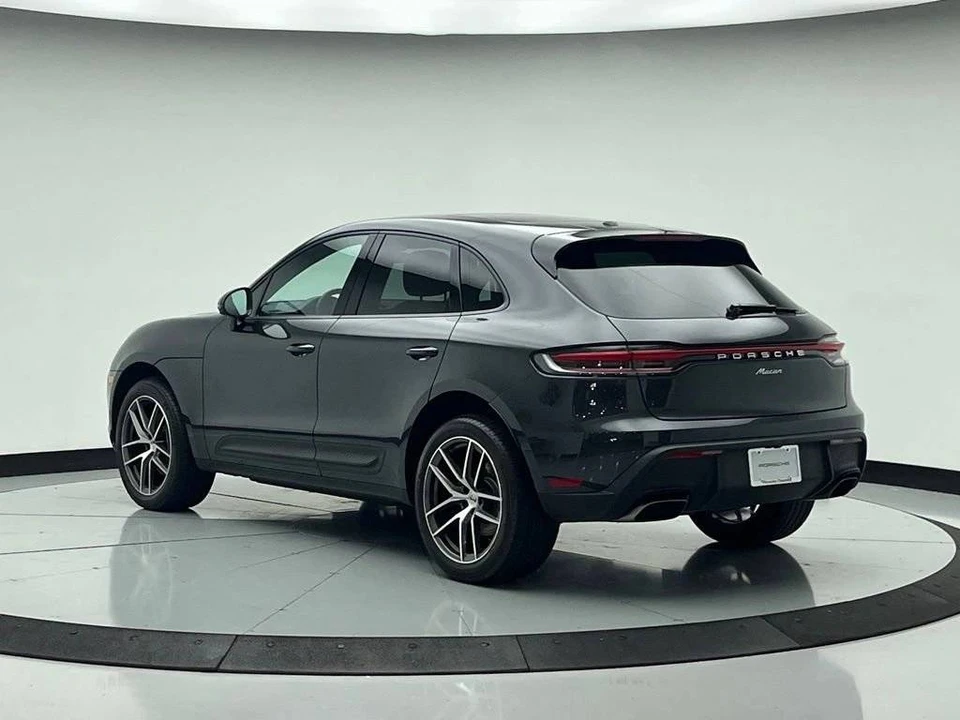 2022 Porsche Macan - Image 3 of 5