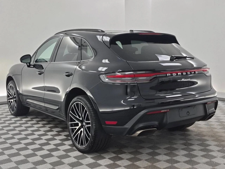 2022 Porsche Macan - Image 3 of 5