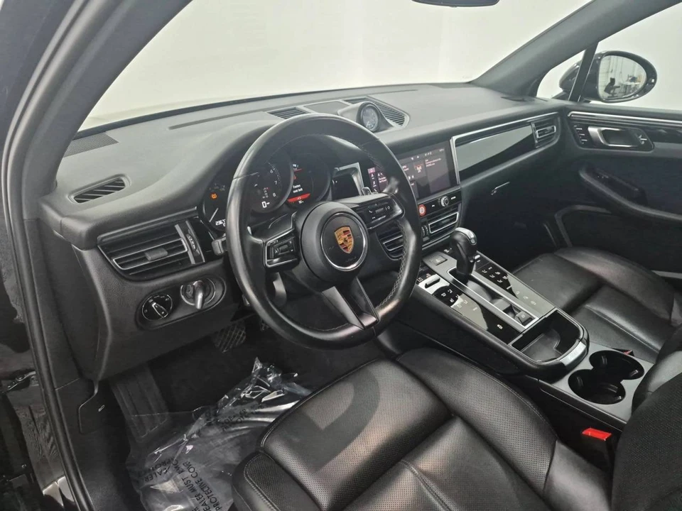 2022 Porsche Macan - Image 4 of 5