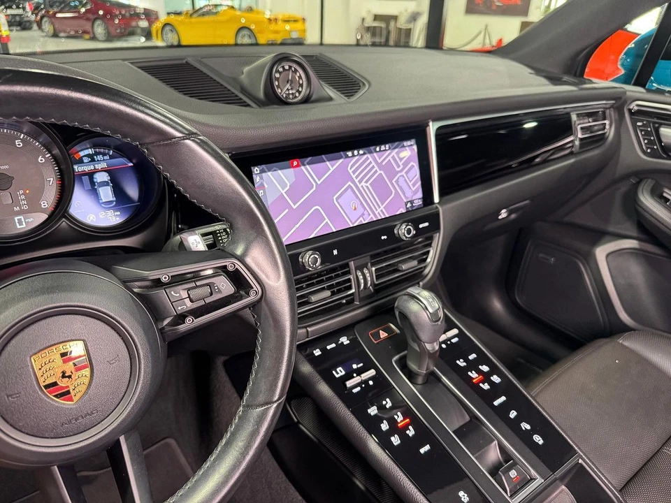 2022 Porsche Macan - Image 30 of 31