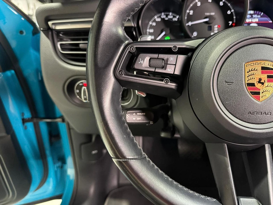 2022 Porsche Macan - Image 20 of 31