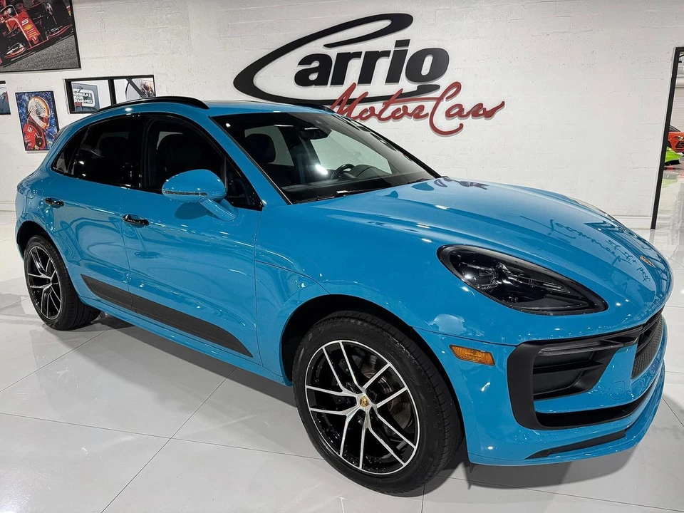 2022 Porsche Macan - Image 2 of 31