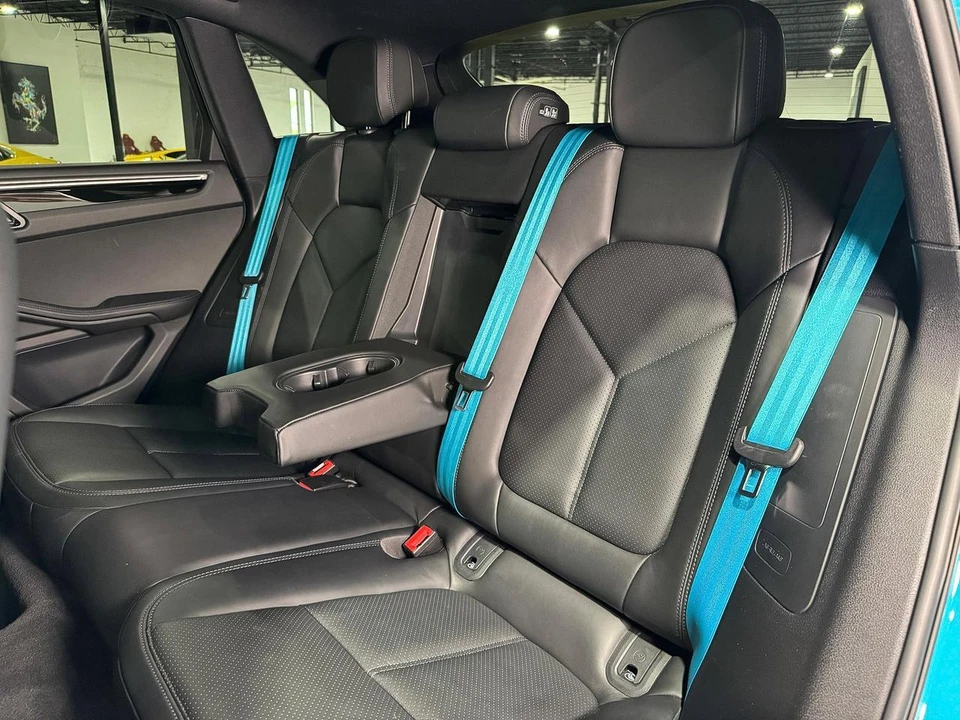 2022 Porsche Macan - Image 15 of 31