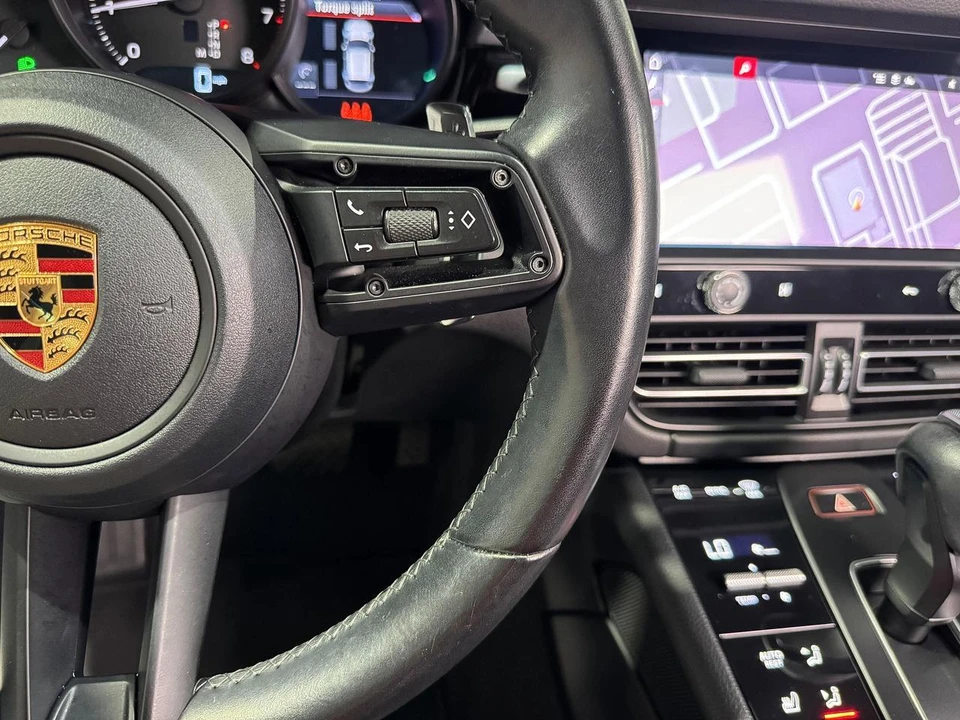 2022 Porsche Macan - Image 21 of 31