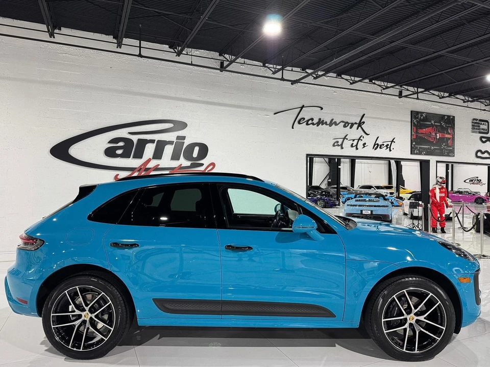 2022 Porsche Macan - Image 9 of 31