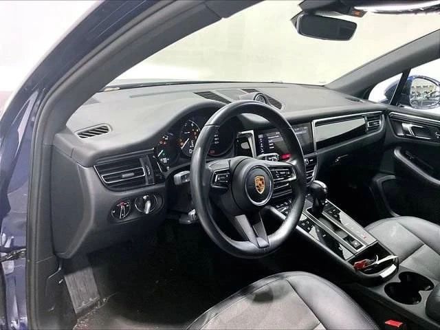 2022 Porsche Macan - Image 4 of 5