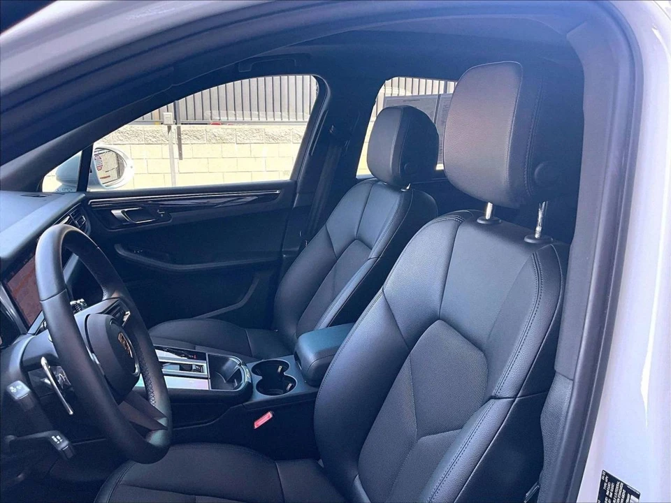 2022 Porsche Macan - Image 5 of 5