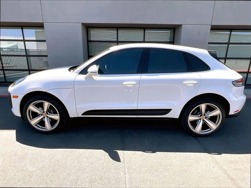 2022 Porsche Macan - Image 2 of 5
