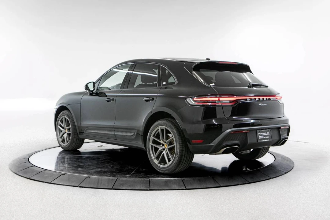 2022 Porsche Macan - Image 3 of 5