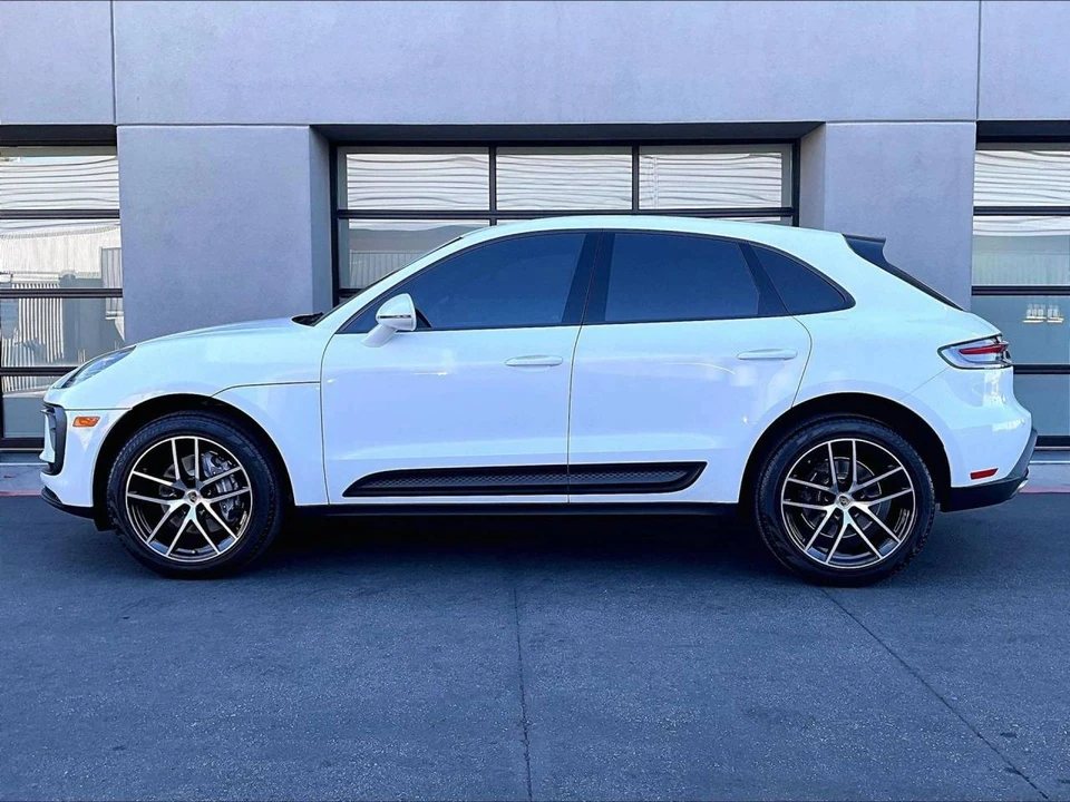 2022 Porsche Macan - Image 2 of 5