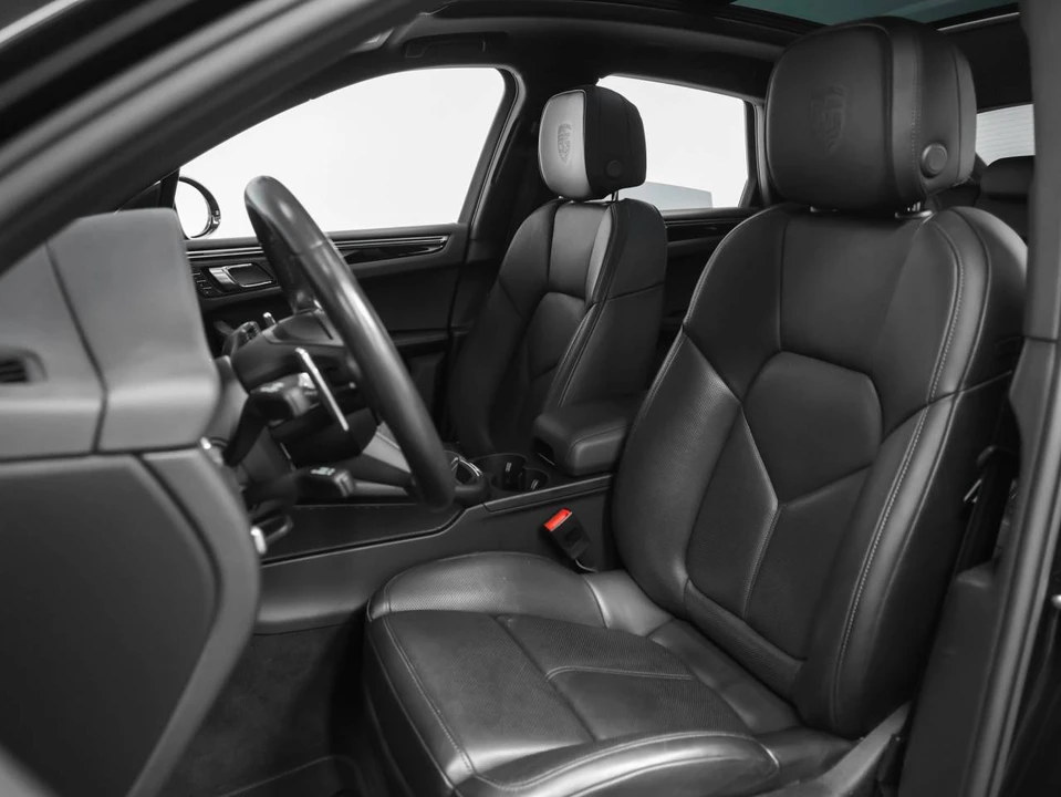 2022 Porsche Macan - Image 5 of 5