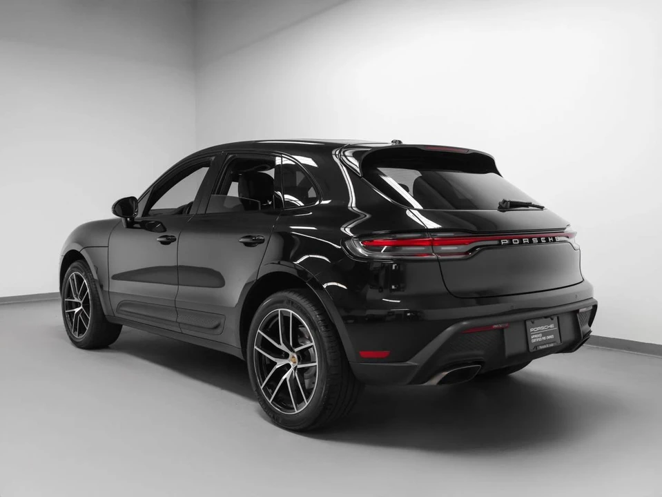 2022 Porsche Macan - Image 3 of 5