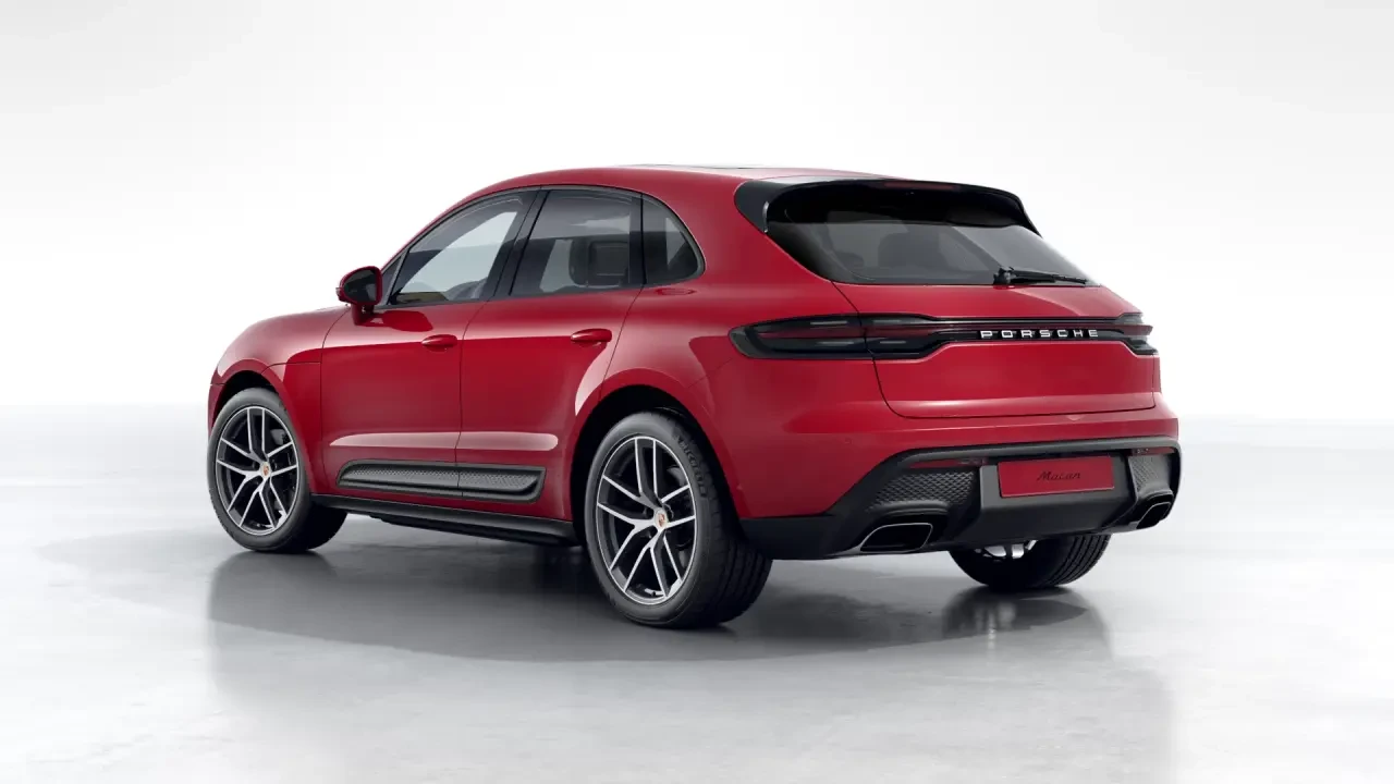 2022 Porsche Macan - Image 24 of 31