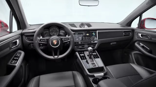 2022 Porsche Macan - Image 26 of 31