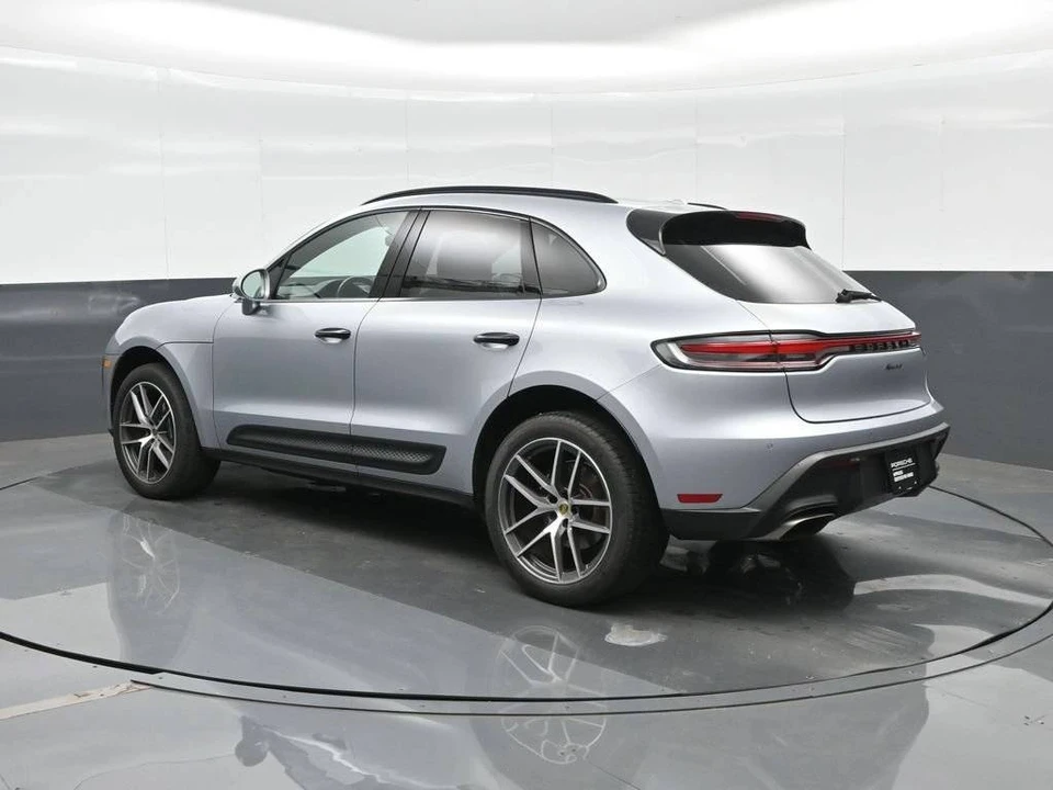 2022 Porsche Macan - Image 3 of 5