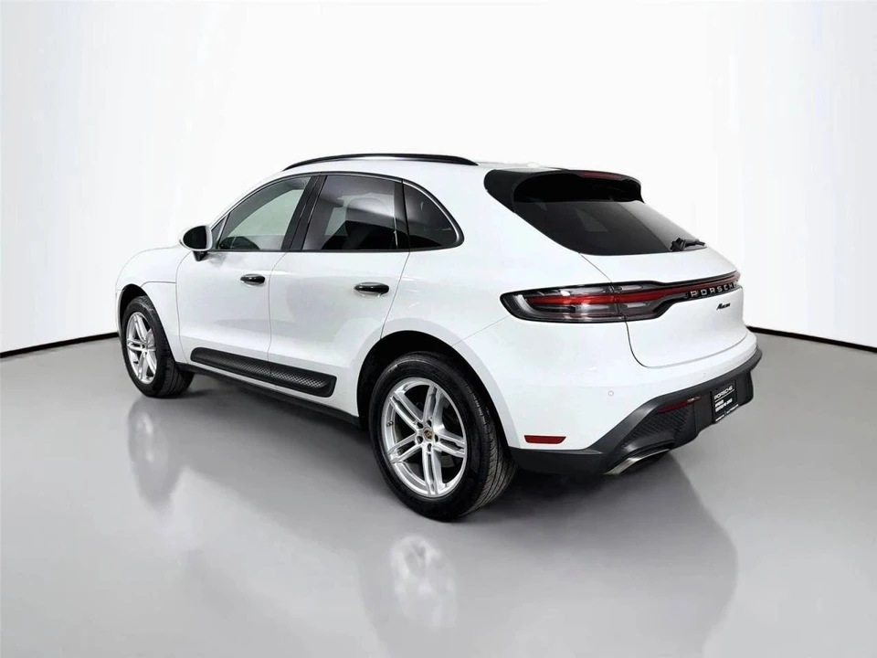 2022 Porsche Macan - Image 3 of 5