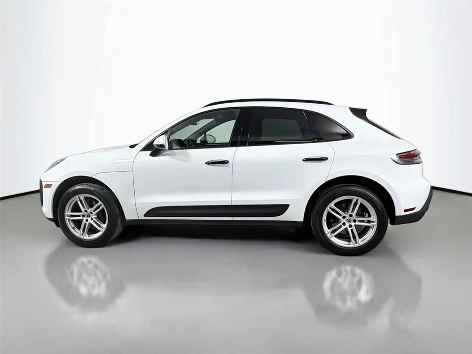 2022 Porsche Macan - Image 2 of 5