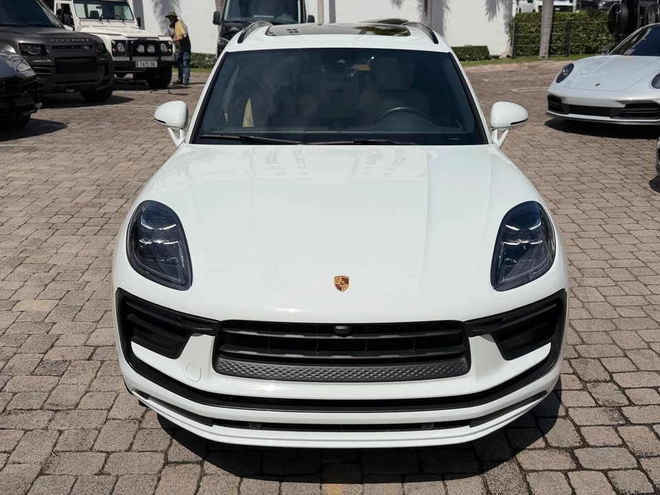 2022 Porsche Macan - Image 4 of 31