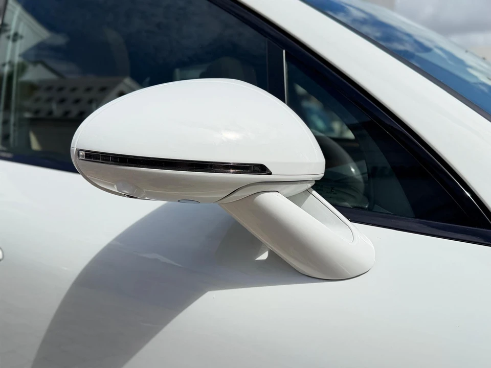 2022 Porsche Macan - Image 9 of 31