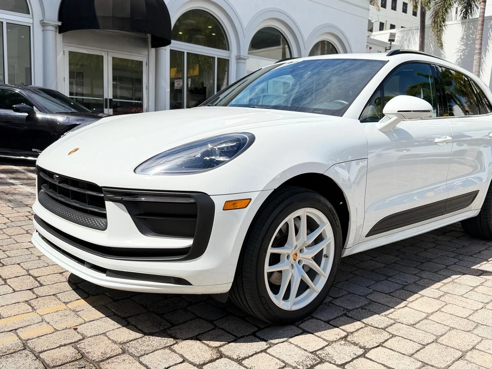 2022 Porsche Macan - Image 3 of 31