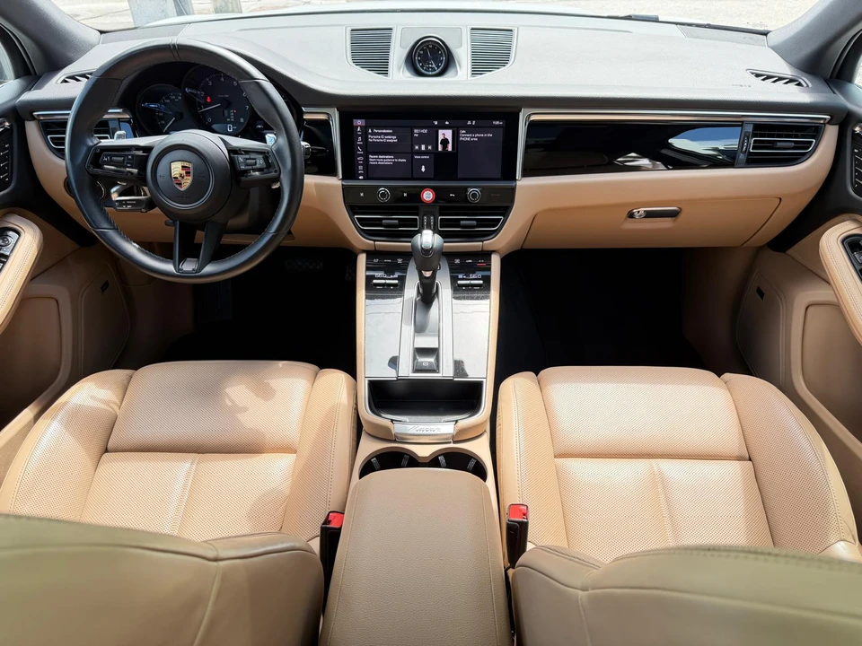 2022 Porsche Macan - Image 26 of 31
