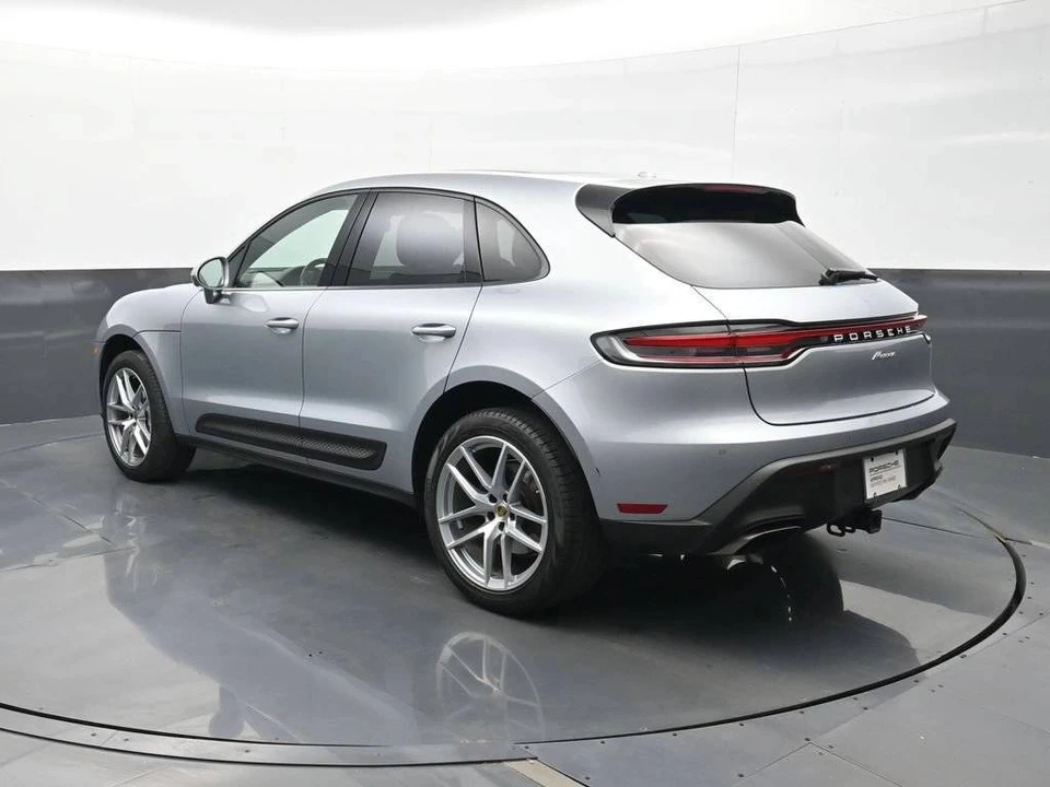 2022 Porsche Macan - Image 3 of 5