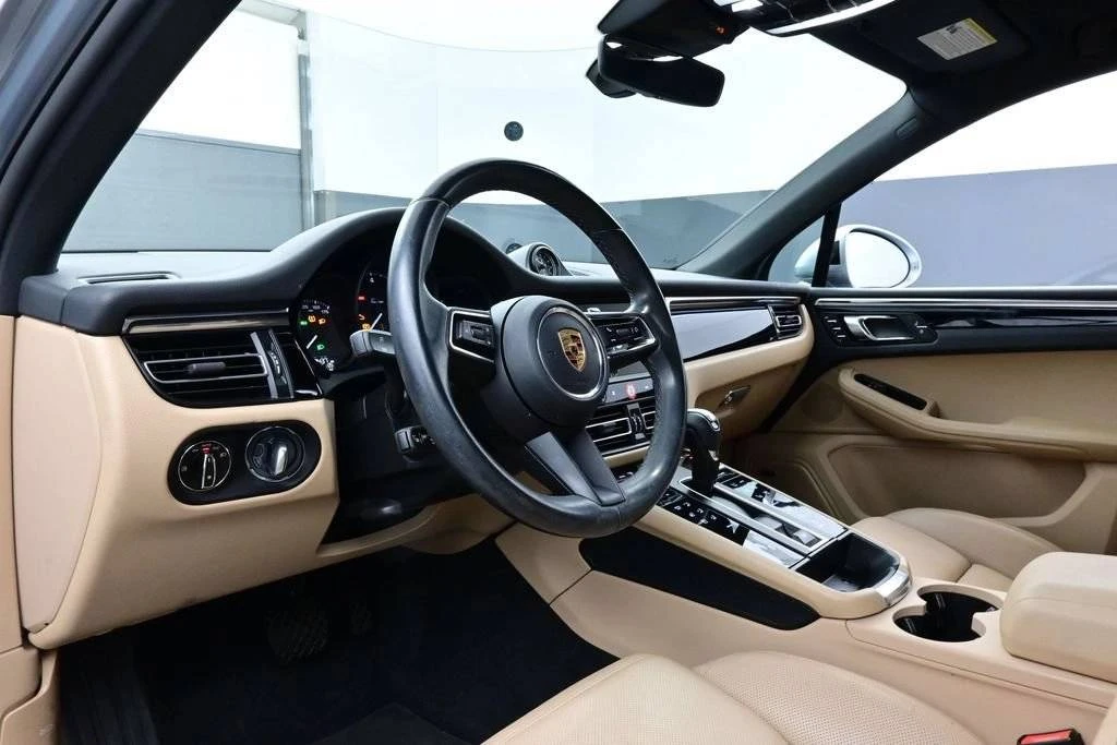 2022 Porsche Macan - Image 4 of 5