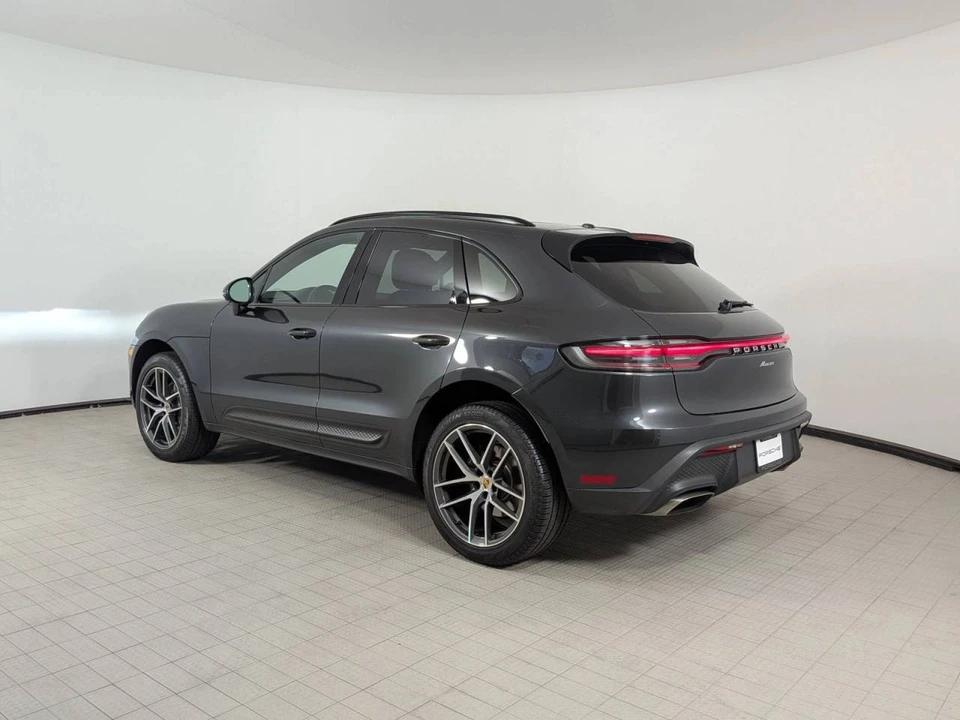 2022 Porsche Macan - Image 3 of 5